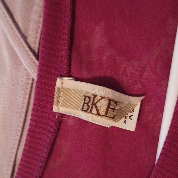 Top - Picture 2 of 4